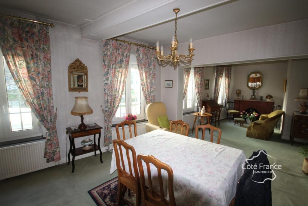 GIVET Maison de ville 3 chambres avec vue sur la Meuse, bel – 5 pièces – 3 chambres – 101 m²