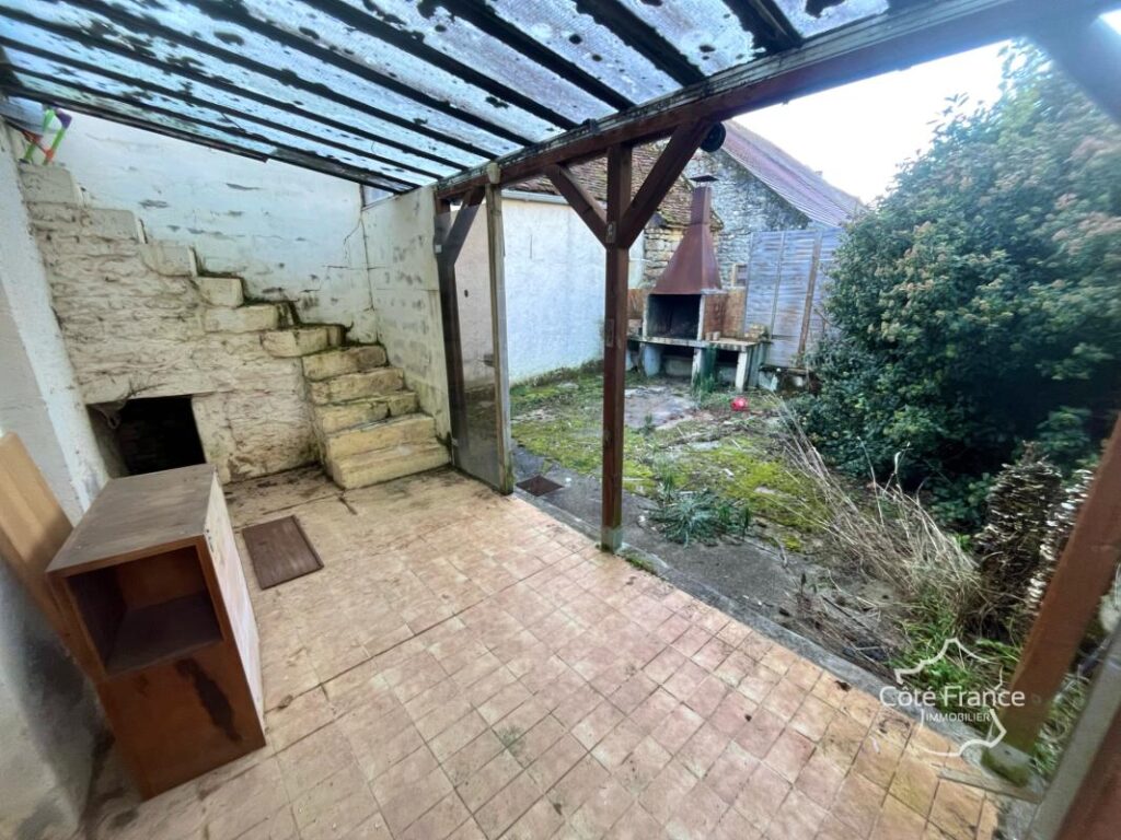 maison de 3 chambres au calme avec dépendances donnant sur l – 5 pièces – 3 chambres – 114 m²