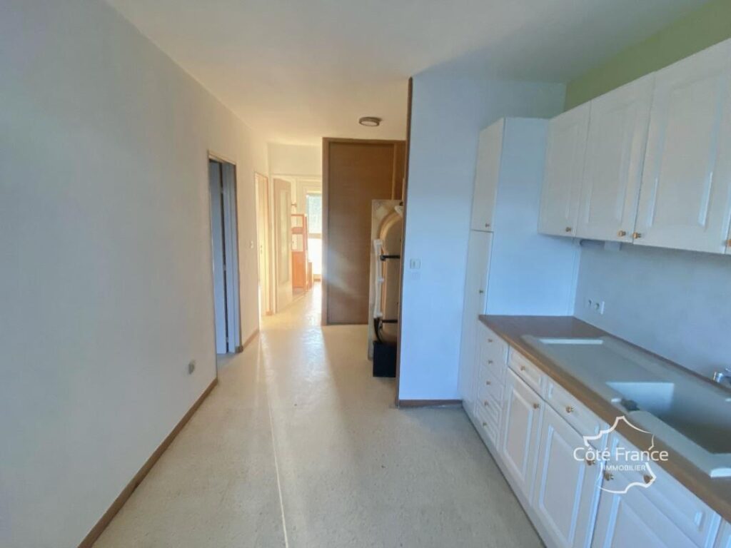 Grand T2 spacieux et lumineux avec une place de parking – 2 pièces – 1 chambre – 57 m²