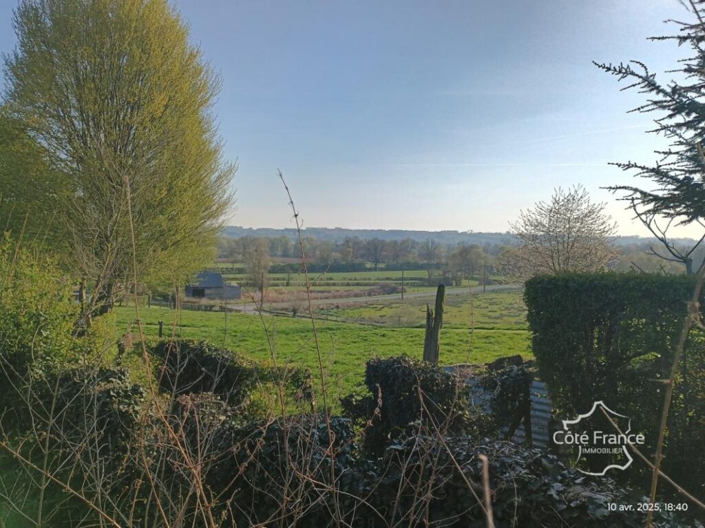 AISNE (02) – GERGNY – Maison de village à rénover – 10 pièces – 6 chambres – 210 m²