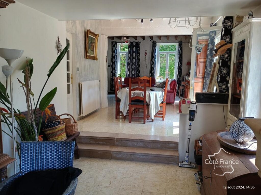 AISNE – MARLY-GOMONT – Charmante maison de campagne sur 7590 – 10 pièces – 4 chambres – 174 m²