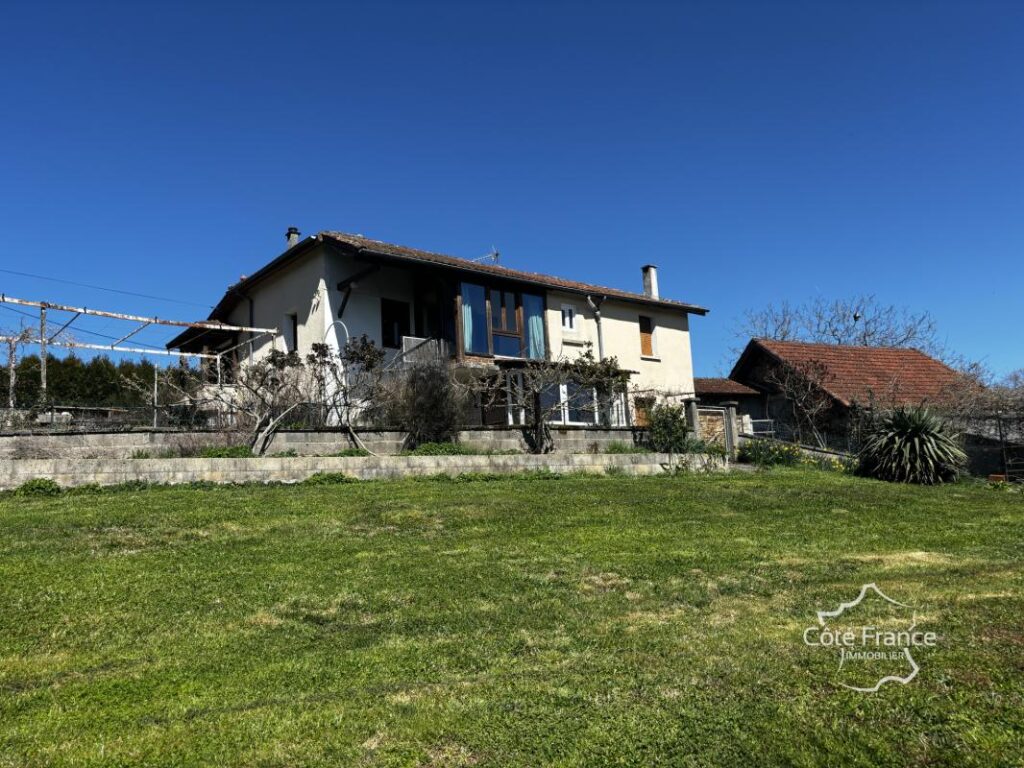 Corps de ferme avec maison d’habitation et appartement, gran – 6 pièces – 4 chambres – 130 m²