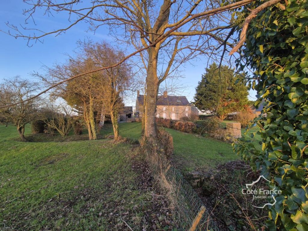 CORPS DE FERME AU COEUR DES MARAIS – 7 pièces – 4 chambres – 207 m²