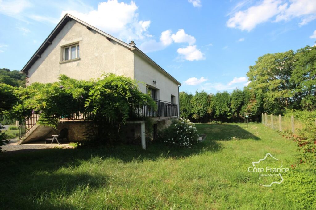 HIERGES Pavillon individuel de plain pied sur sous-sol compl – 5 pièces – 3 chambres – 135 m²