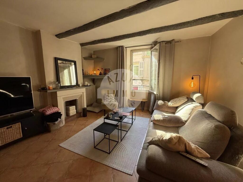 Maison de ville de type 3 d’env. 82.91 m² en R+4_Auriol – 3 pièces – 2 chambres – 82 m²