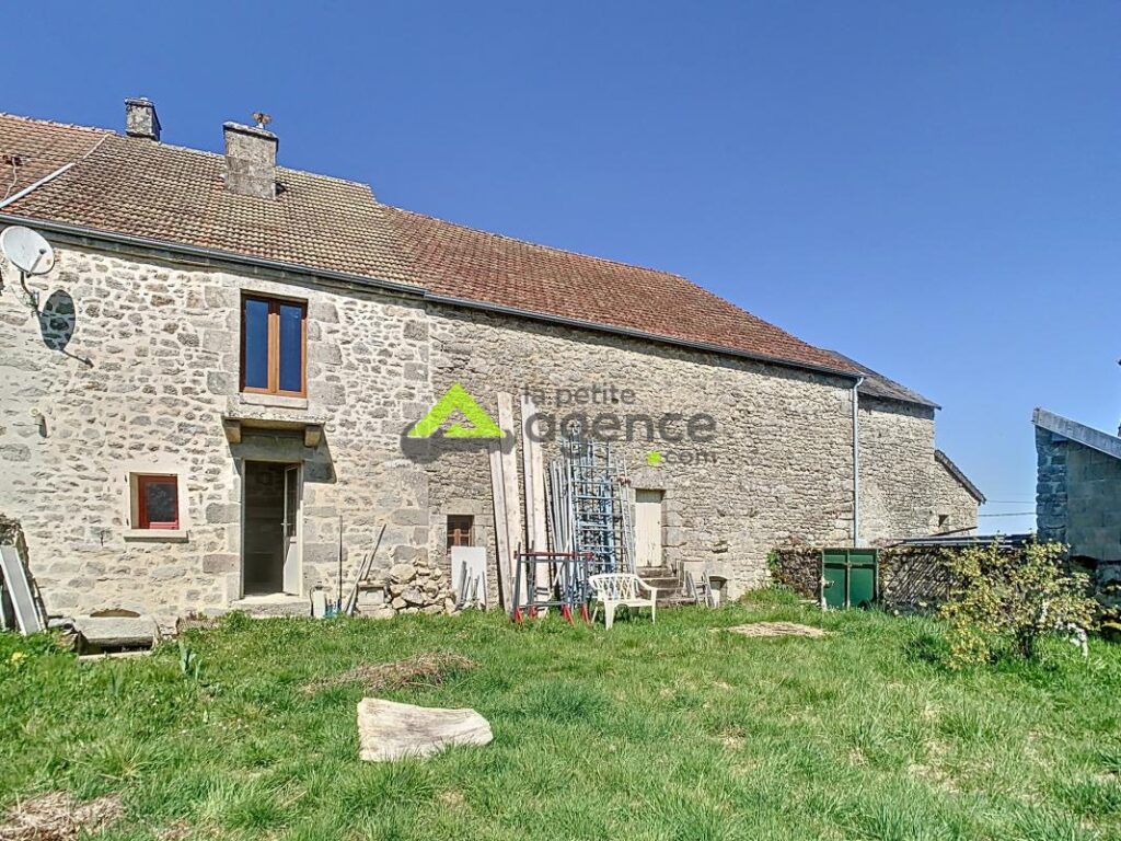 Maison de village à finir de restaurer – 5 pièces – 3 chambres – 95 m²