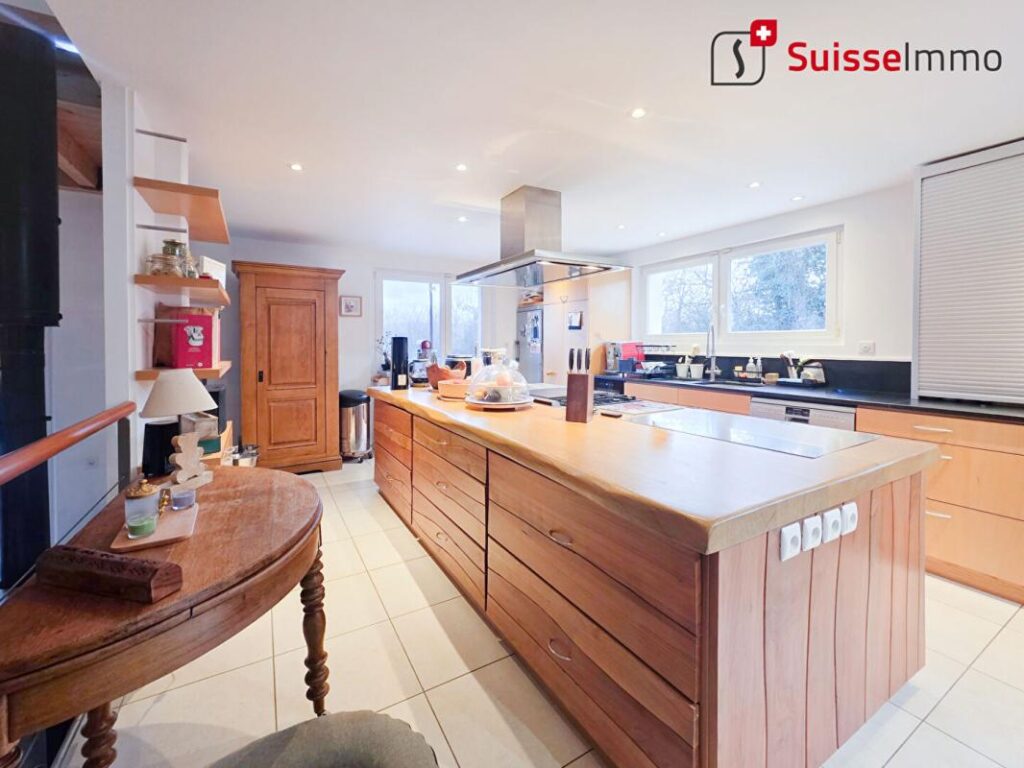 Pavillon 183M2 – 6 pièces – 4 chambres – 183 m²