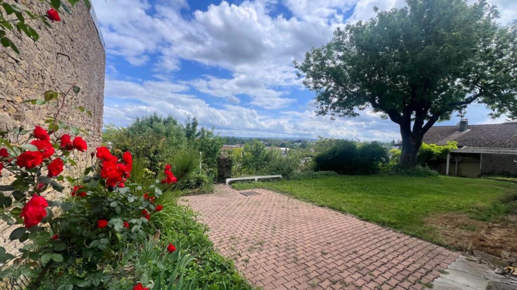 Maison bourgeoise sur hauteur Montbéliard – 8 pièces – 6 chambres – 159 m²