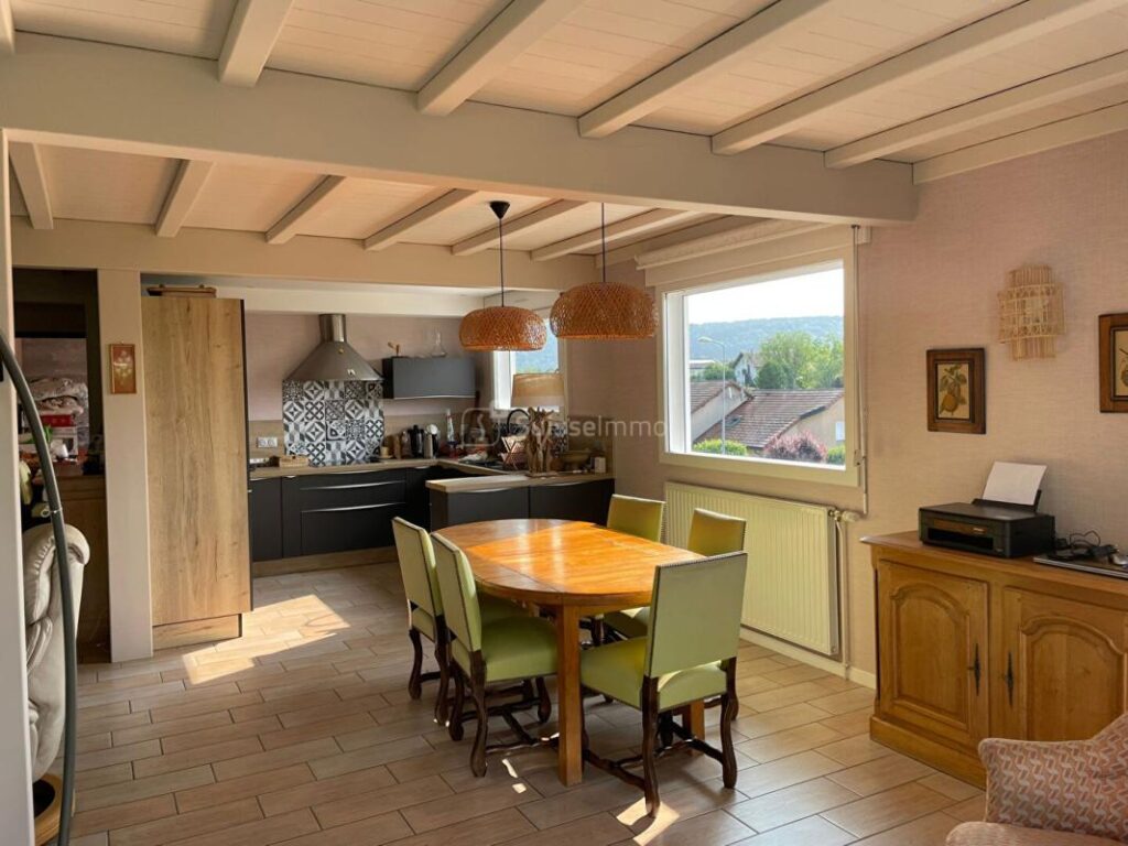 Maison 5 pièce(s) 145.23 m2 sur Terrain de 10 596 m2 – 6 pièces – 3 chambres – 145 m²