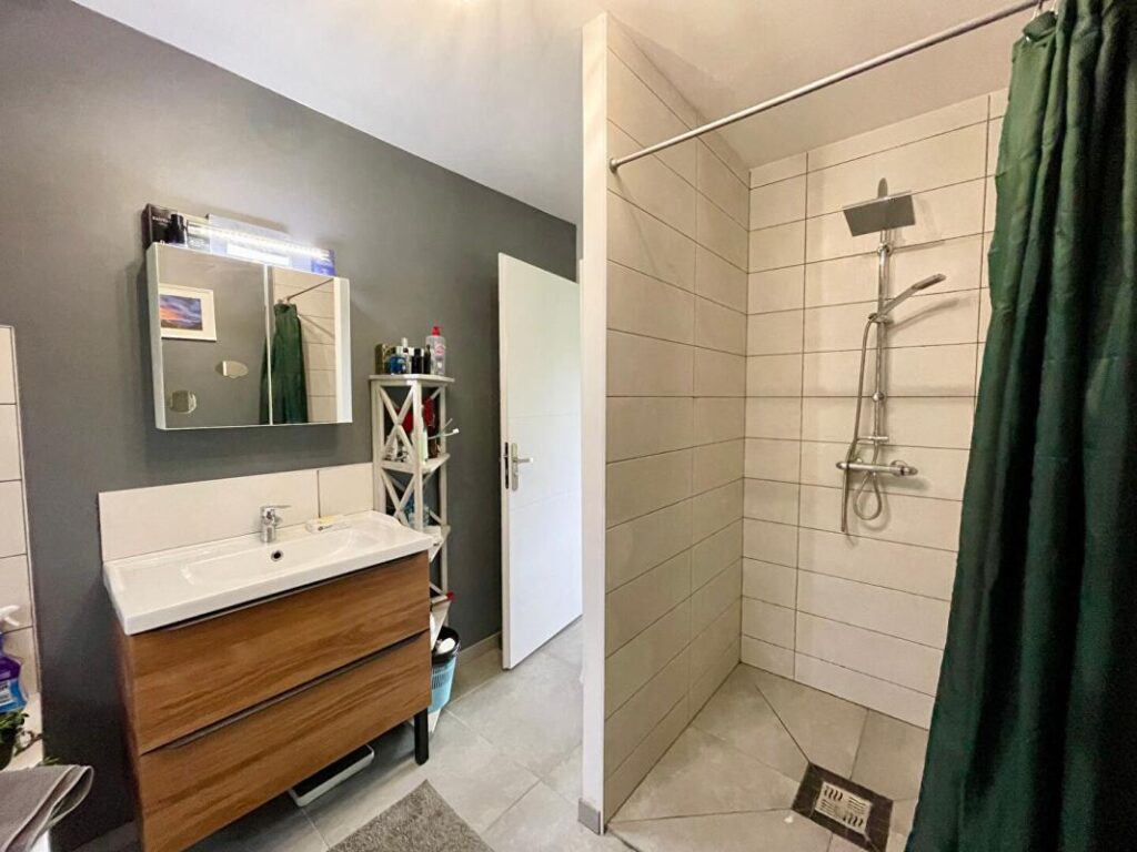 Maison et gîte – SANCEY – 3 pièces – 2 chambres – 73 m²