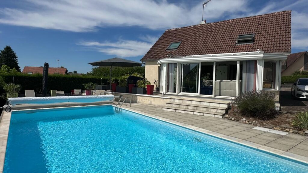 Maison Lure 7 pièce(s) 132 m2 – 7 pièces – 4 chambres – 132 m²