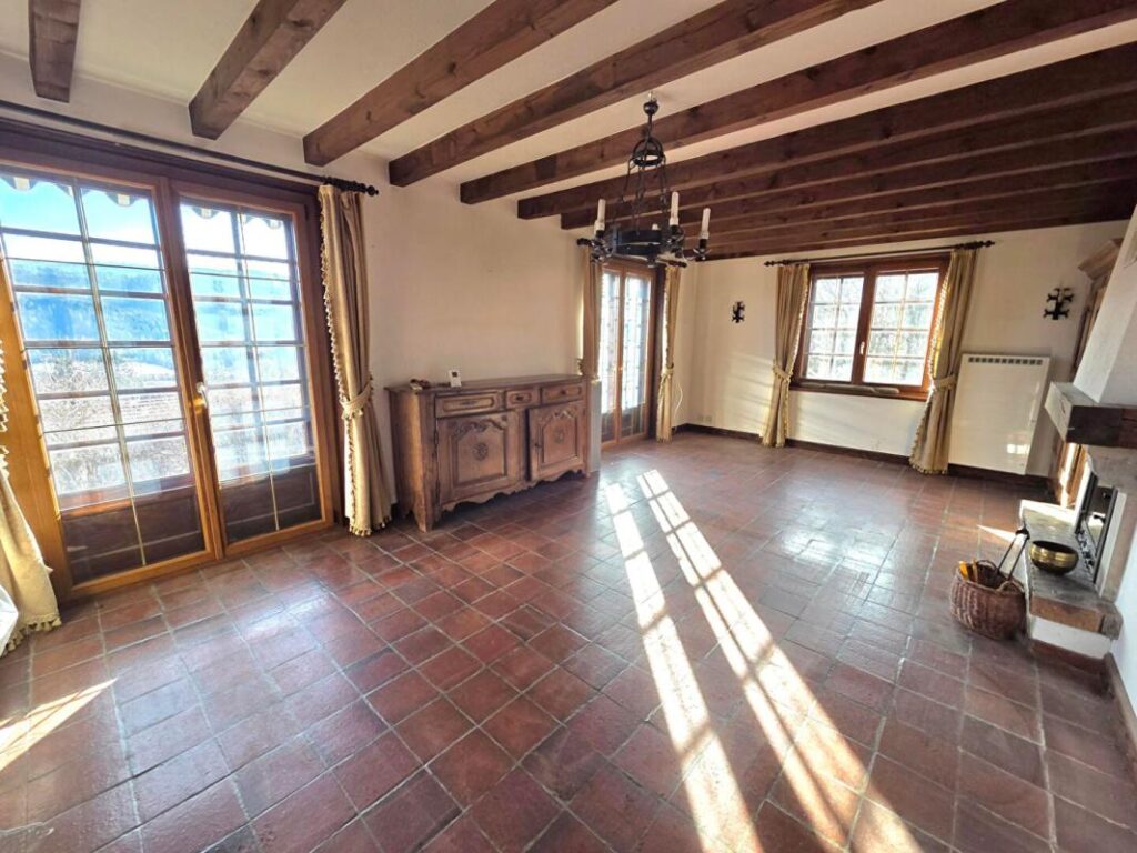 MAISON 7 PIECES 147 M² SUR TERRAIN DE 12 ARES 375000 EUROS – 7 pièces – 5 chambres – 147 m²