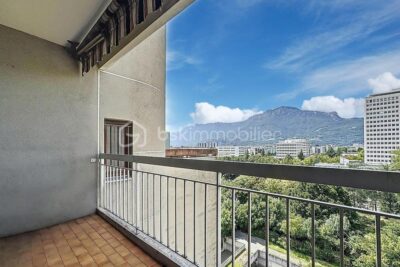 T4 101 m² ÉTAGE ÉLEVÉ – VUE MASSIFS – 2 BALCONS – GARAGE 20 m² – GRENOBLE 38100 – 5 pièces – 3 chambres – 101 m²