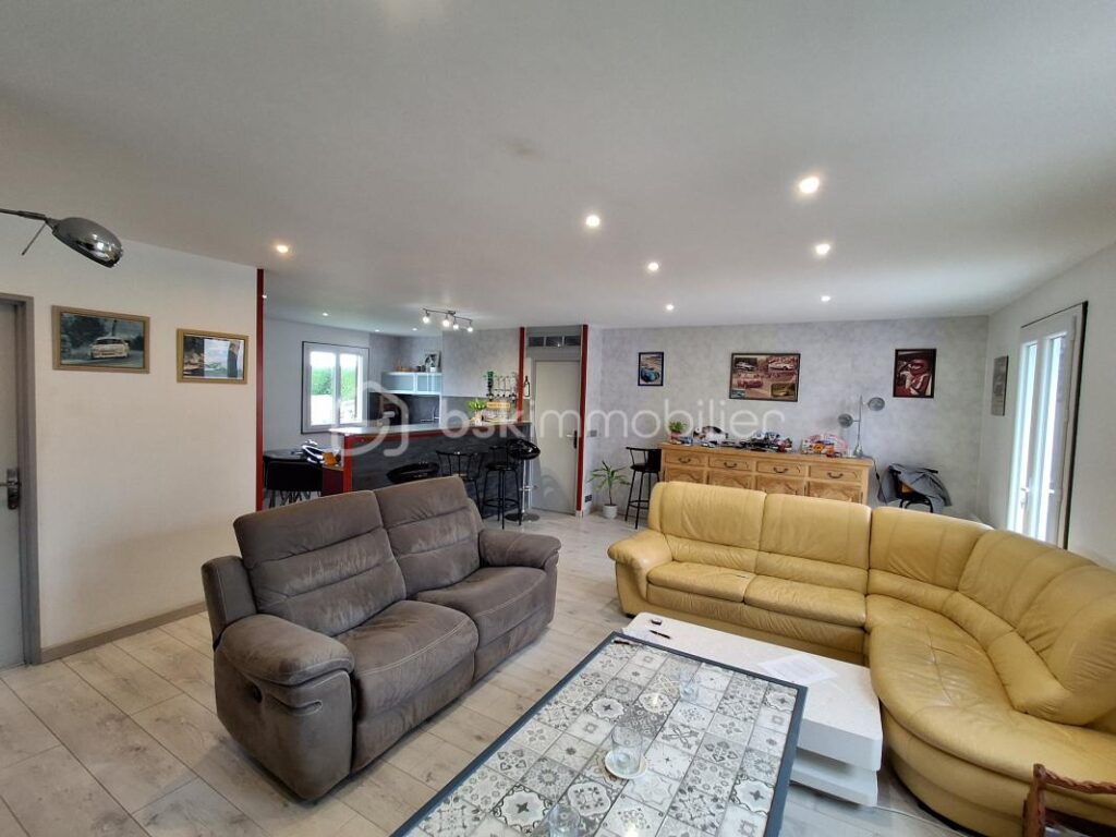 Maison de plain-pied avec de nombreux atouts ! – 5 pièces – 3 chambres – 105 m²