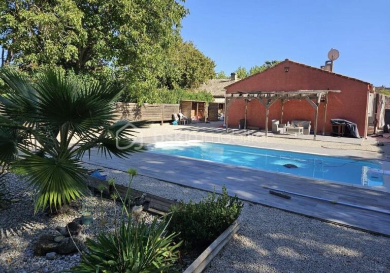 Villa rénovée avec piscine – vue Luberon – 5 pièces – 3 chambres – 110 m²