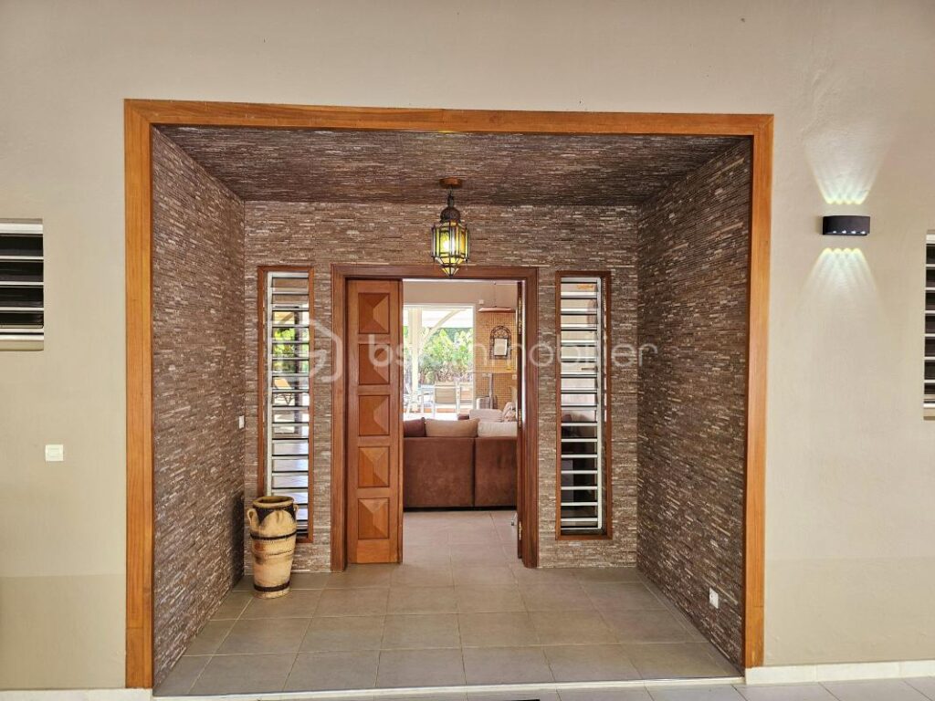 MAISON ET BUNGALOW T2 PROCHE MER – 6 pièces – 4 chambres – 189 m²