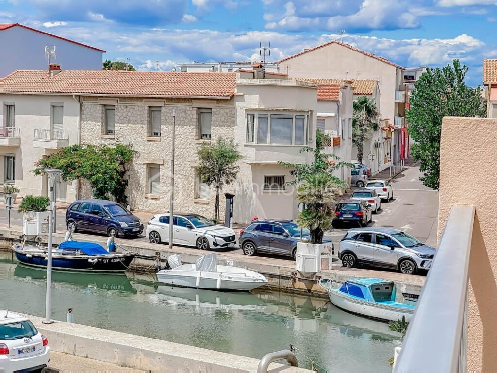 Appartement 3 pièces avec vue canal, balcon, parking et cave – Palavas-les-Flots, centre-ville – 3 pièces – 2 chambres – 42 m²