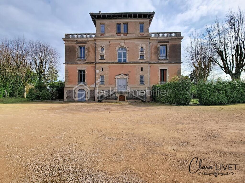 ✨ Exclusivité – T3 de charme dans maison de maître du XIXe siècle – Limas ✨ – 3 pièces – 2 chambres – 73 m²