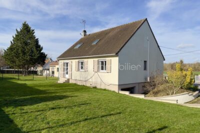 Maison moderne – 145 m² – 5 chambres – Sous-sol total – Terrain 1034 m² – 6 pièces – 5 chambres – 145 m²