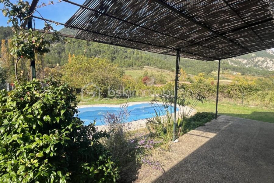 Maison à vendre à Chateauneuf de bordette