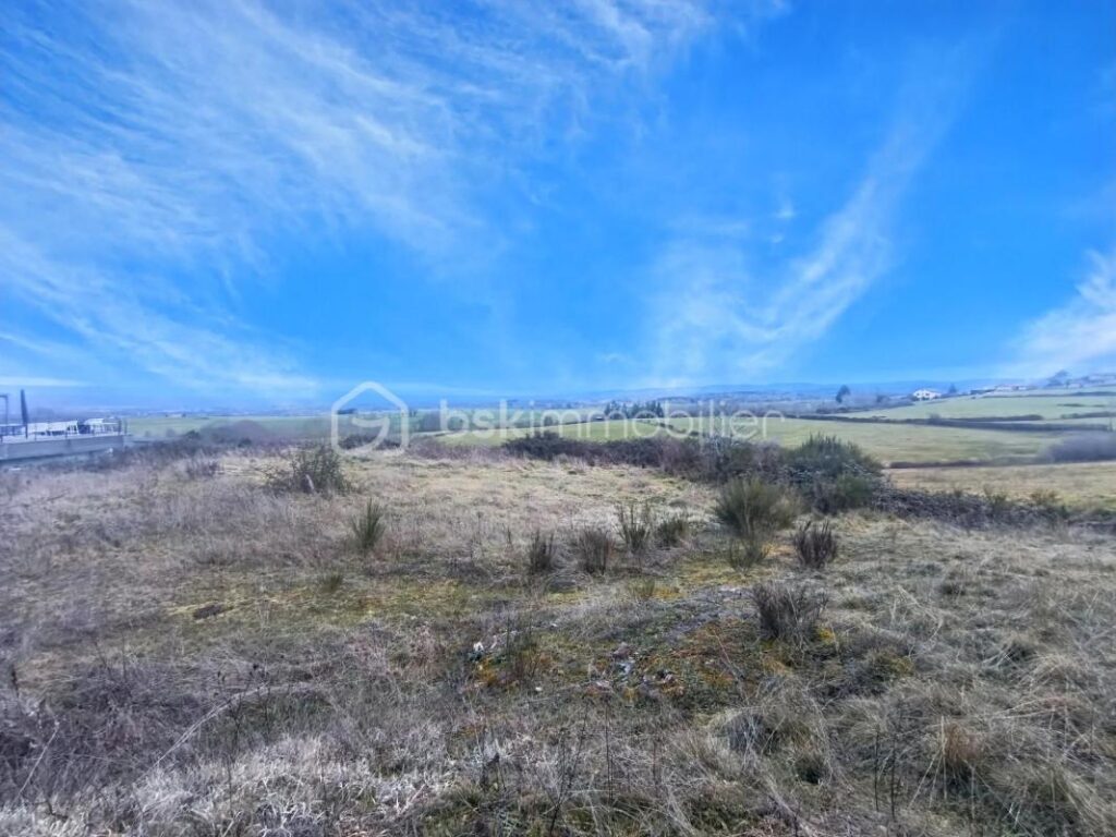 🌿 Terrain 2 037 m² avec vue dégagée – Nollieux (42260) – NR pièces – NR chambres – 2037 m²