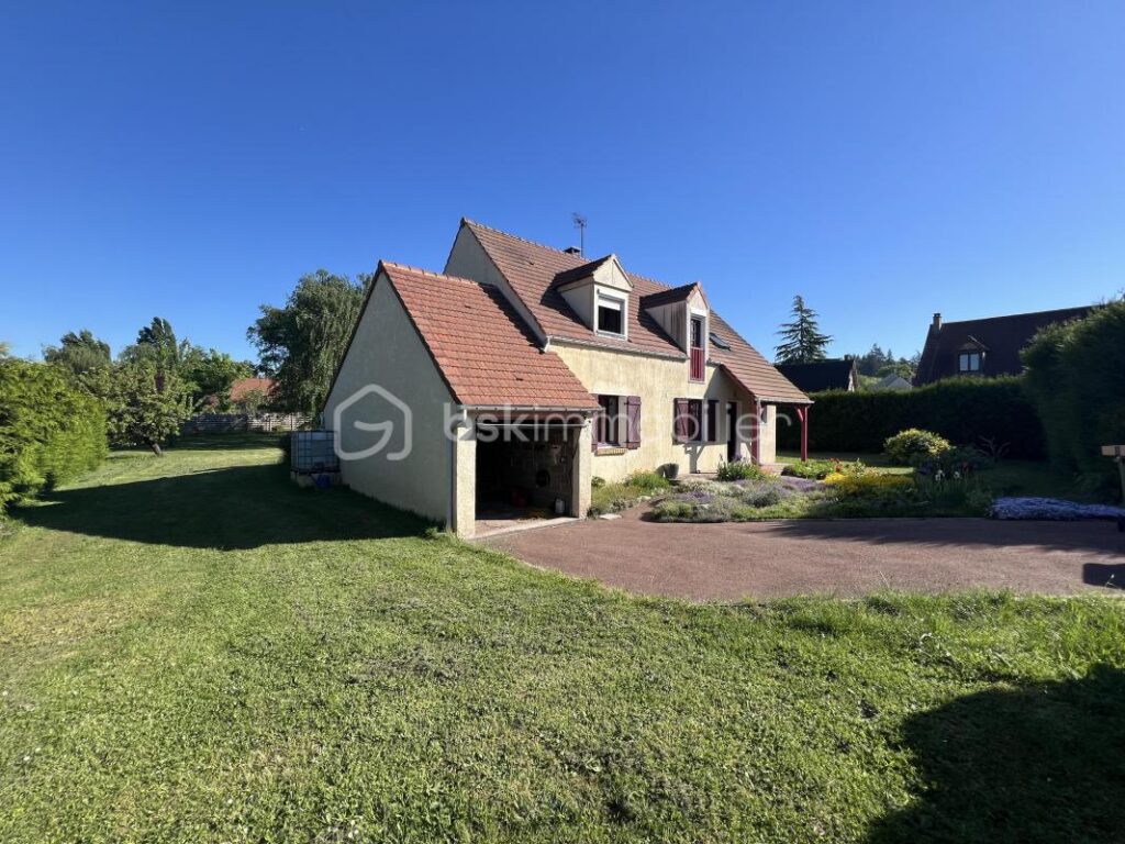 Maison de 147 m2 – 8 pièces – 5 chambres – 119 m²