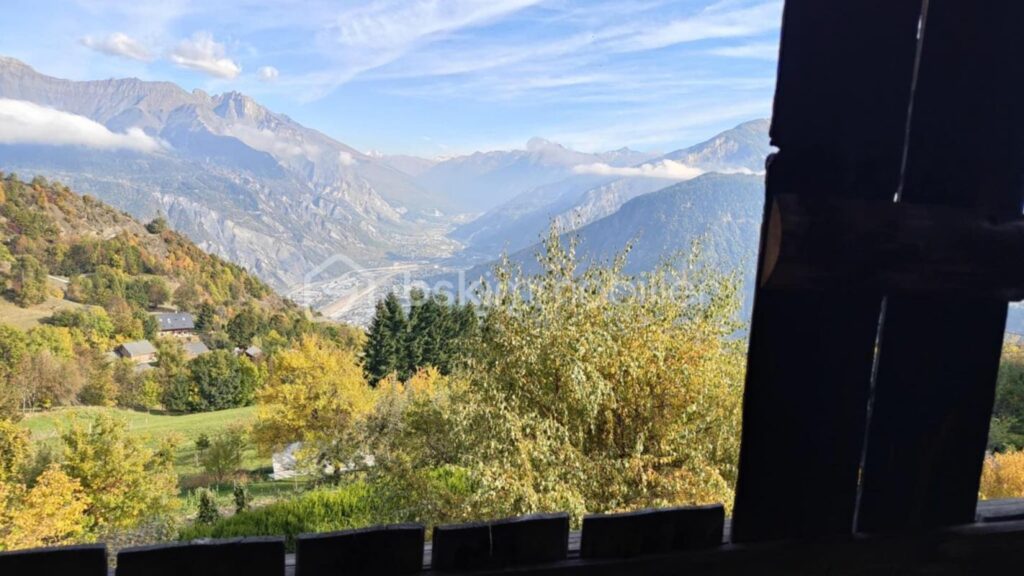 Maison 5 pièces Jarrier – 5 pièces – 3 chambres – 204 m²