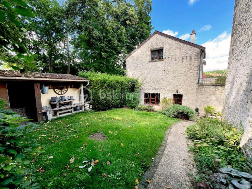 Maison en pierre, dans le parc naturel régional du Vexin français – 7 pièces – 3 chambres – 130 m²