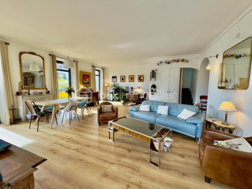 Duplex d’exception – Dernier étage avec balcon filant, triple exposition – Nice Gioffredo – 4 pièces – 3 chambres – 100 m²