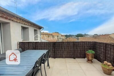 APPARTEMENT ESPRIT LOFT, DEUX CHAMBRES ET TERRASSE AVEC BELLE VUE DEGAGEE – 3 pièces – 2 chambres – 62 m²