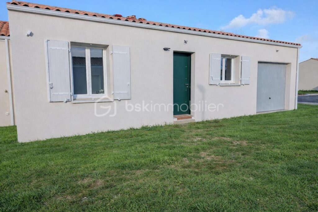 Maison neuve 2025 – Jardin – Vouhé proche Surgères – Classe Énergie A/A – Garage – 3 pièces – 2 chambres – 67 m²