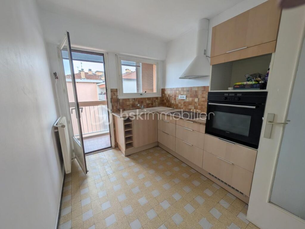 APPARTEMENT T3 LA VALETTE DU VAR DERNIER ETAGE – 3 pièces – 2 chambres – 73 m²