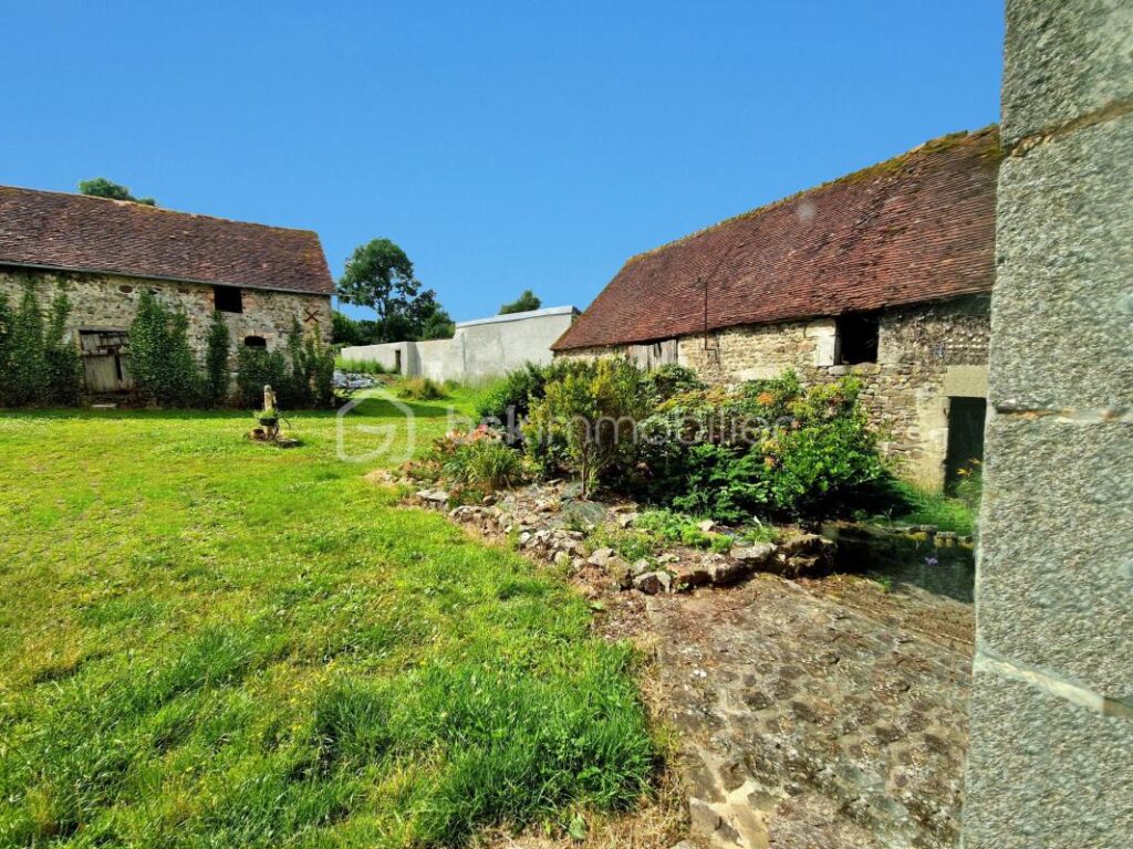 Maison de 150m2 avec dépendances et jardin ! – 5 pièces – 3 chambres – 150 m²