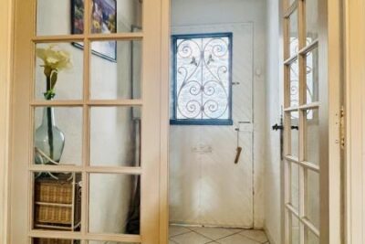 Maison avec vue superbe, grand sous-sol et vaste terrain – 12 pièces – 6 chambres – 185 m²