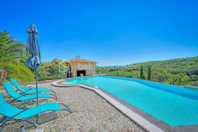 Domaine d&rsquo;architecte 490 m² – 3 logements indépendants – Piscine à débordement – Vue panoramique – DPE A – Saint-Jean-de-la-Blaquière (34700) – 40 min Montpellier – 16 pièces – 12 chambres – 490 m²