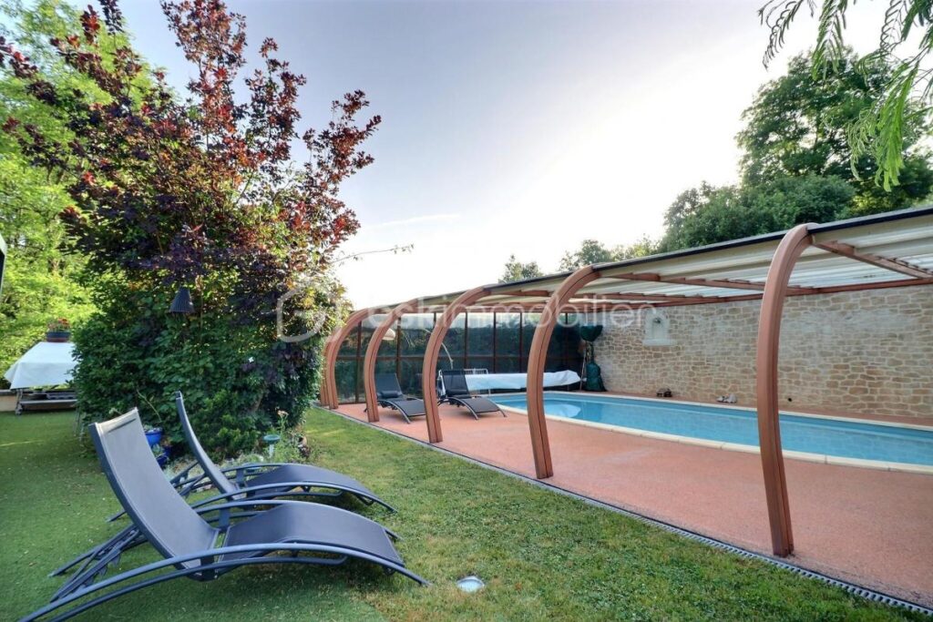 Maison 154m² 63300 Thiers – 5 pièces – 4 chambres – 154 m²