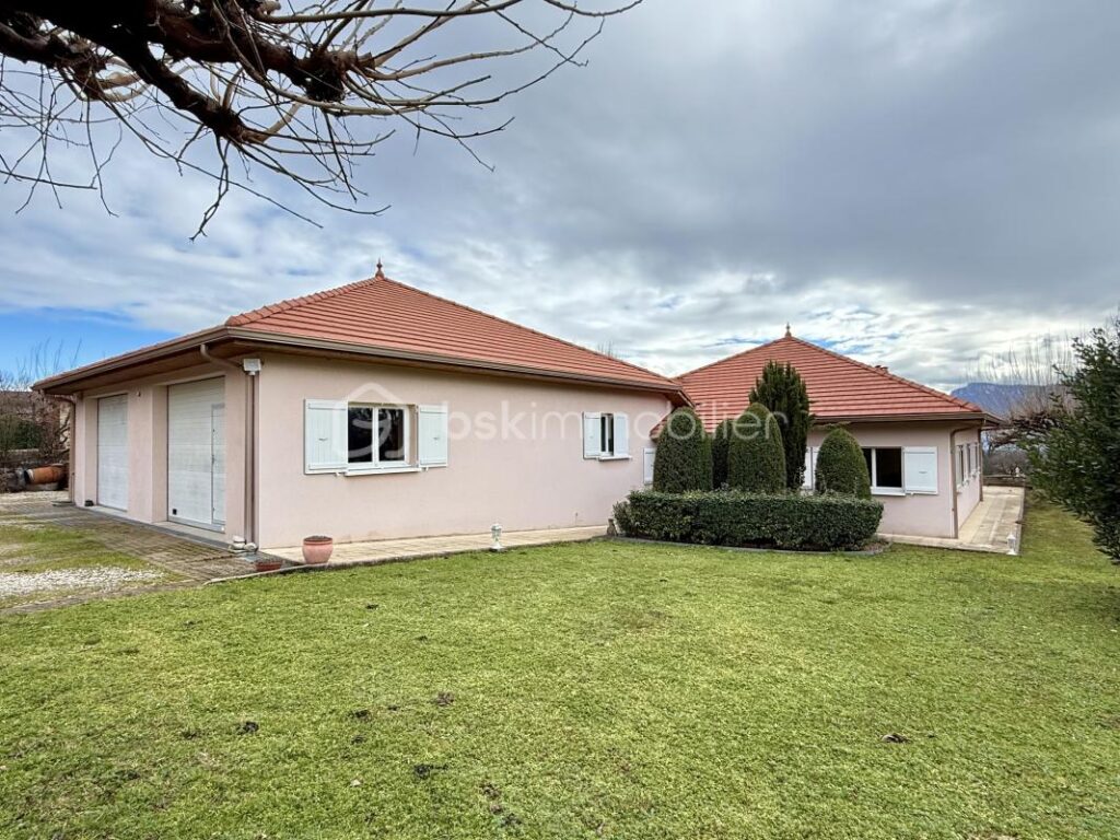 MAISON CONTEMPORAINE 152 M2 – TERRAIN – 3150 M2 – SAINT-CASSIEN – 5 pièces – 3 chambres – 152 m²