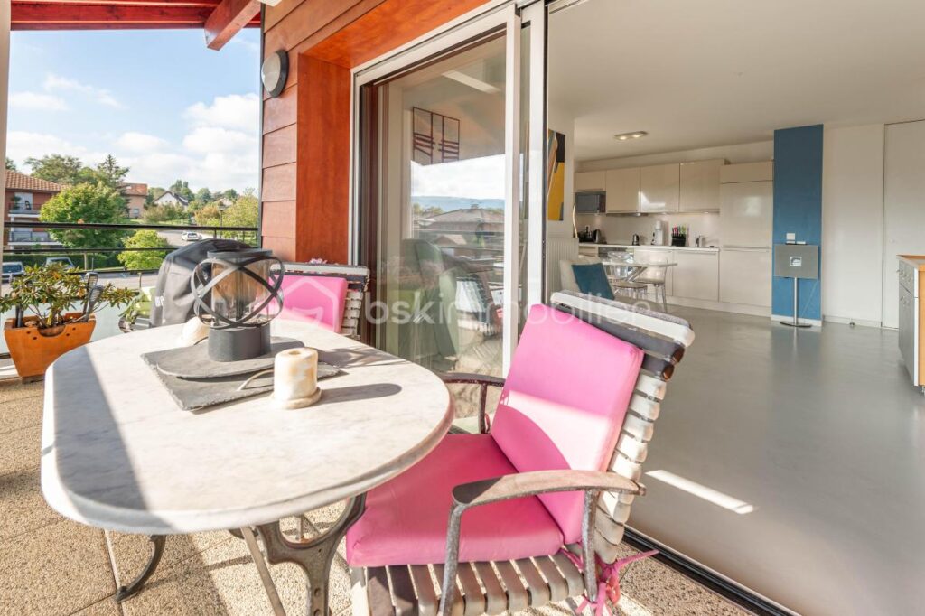 Appartement 2 pièces dernier étage avec balcon couvert de 11 m² sur vue dégagée – 2 pièces – 1 chambre – 44 m²