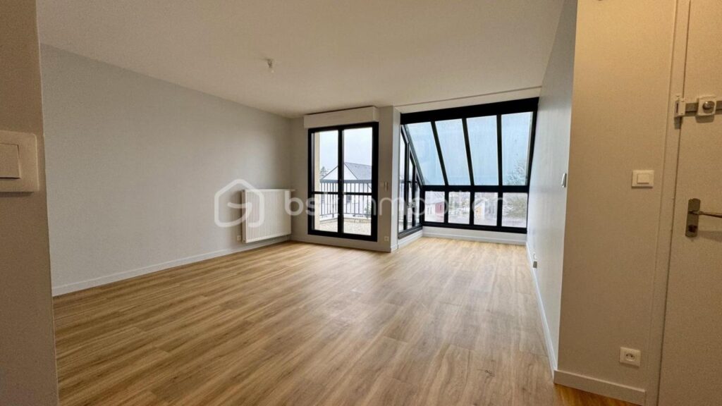 Très bel appartement T4 – 90 m² – Entièrement refait à neuf – Parking privé – PACÉ – 4 pièces – 3 chambres – 90 m²