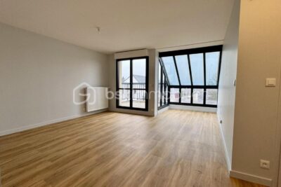Très bel appartement T4 – 90 m² – Entièrement refait à neuf – Parking privé – PACÉ – 4 pièces – 3 chambres – 90 m²