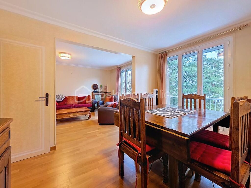 Bel appartement 5 pièces de 97m² – 5 pièces – 3 chambres – 96 m²