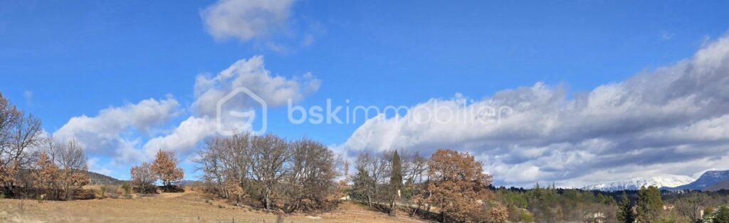 Terrain plat constructible 1 000 m² divisible – 5 mn Sud Digne-les-Bains – NR pièces – NR chambres – 1000 m²