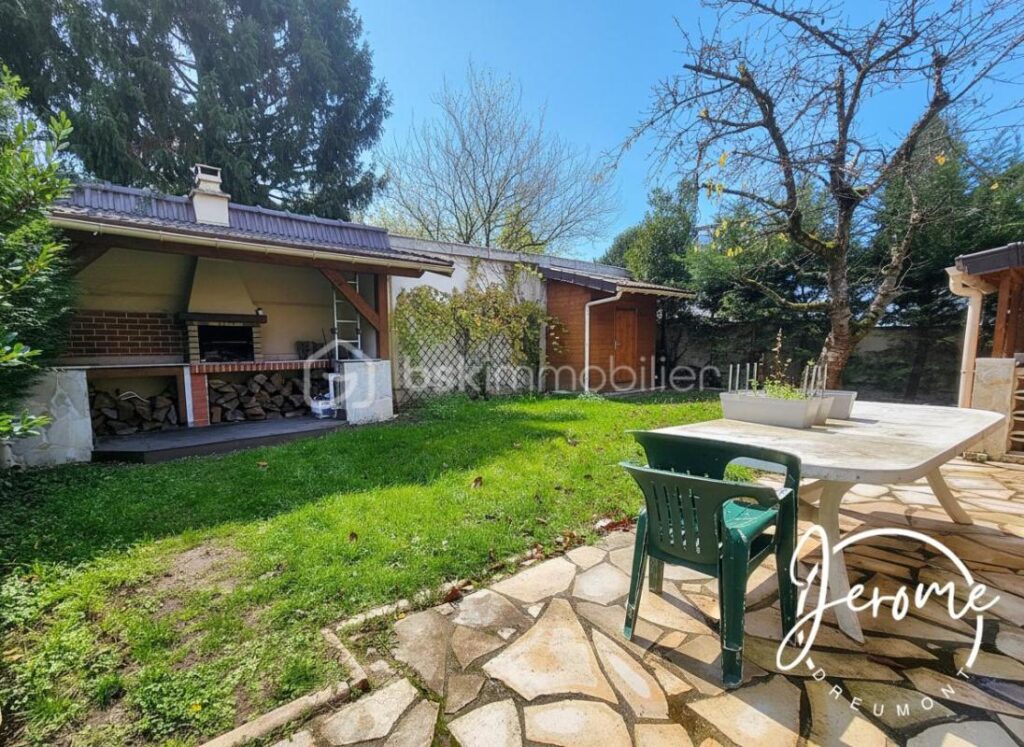 Maison familiale rénovée 7 P/ 148 m² / Montgeron secteur résidentiel – 7 pièces – 4 chambres – 148 m²