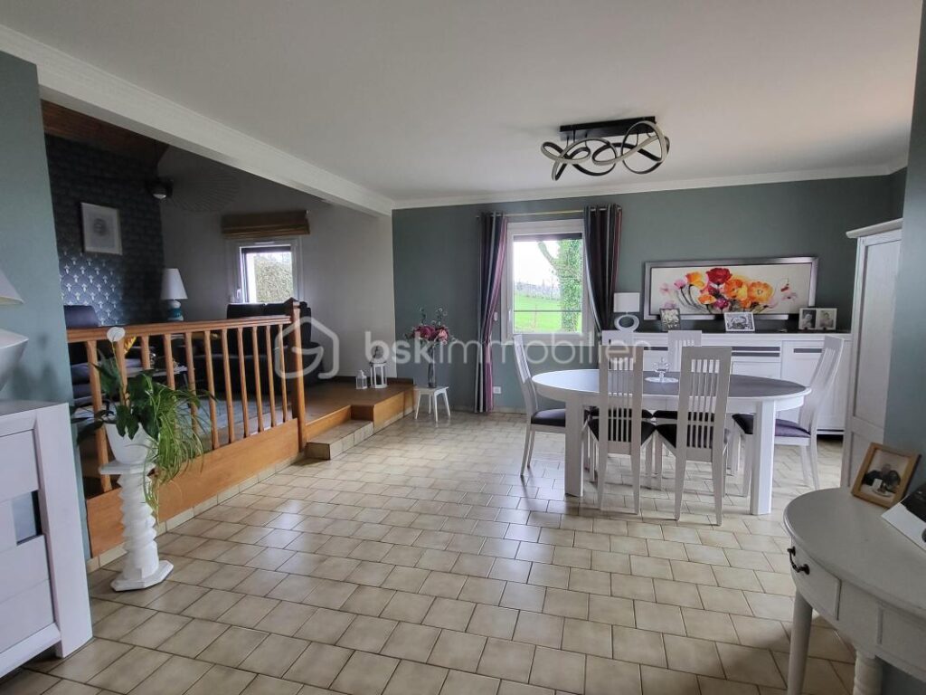 COUP DE CŒUR SUR LA COMMUNE DE SAINT-LAURENT-DE-CUVES – 6 pièces – 4 chambres – 138 m²