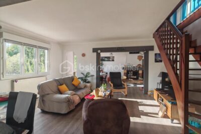 CREIL – Maison individuelle 6 pièces – 102 m² habitables / 160 m² au sol – Grand jardin devant et derrière – Exposition plein sud – 6 pièces – 2 chambres – 101 m²