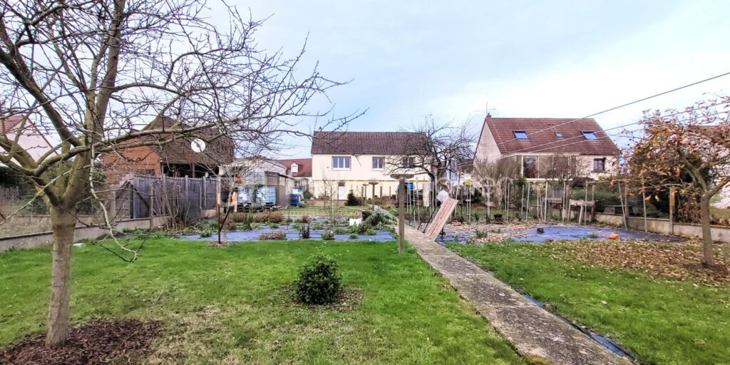 Maison en basse ville de Châteaudun entre ville et nature – 4 pièces – 3 chambres – 81 m²