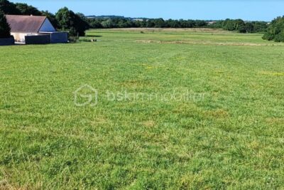 A vendre chez BSK immobilier , terrain constructible et viabilisé opportunité à saisir !!! – NR pièces – NR chambres – 1801 m²