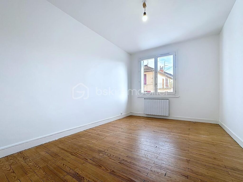 T5 79 m² • 4 chambres • Idéal colocation • Rentabilité attractive • Grenoble / limite Saint-Martin-d’Hères – 5 pièces – 4 chambres – 79 m²