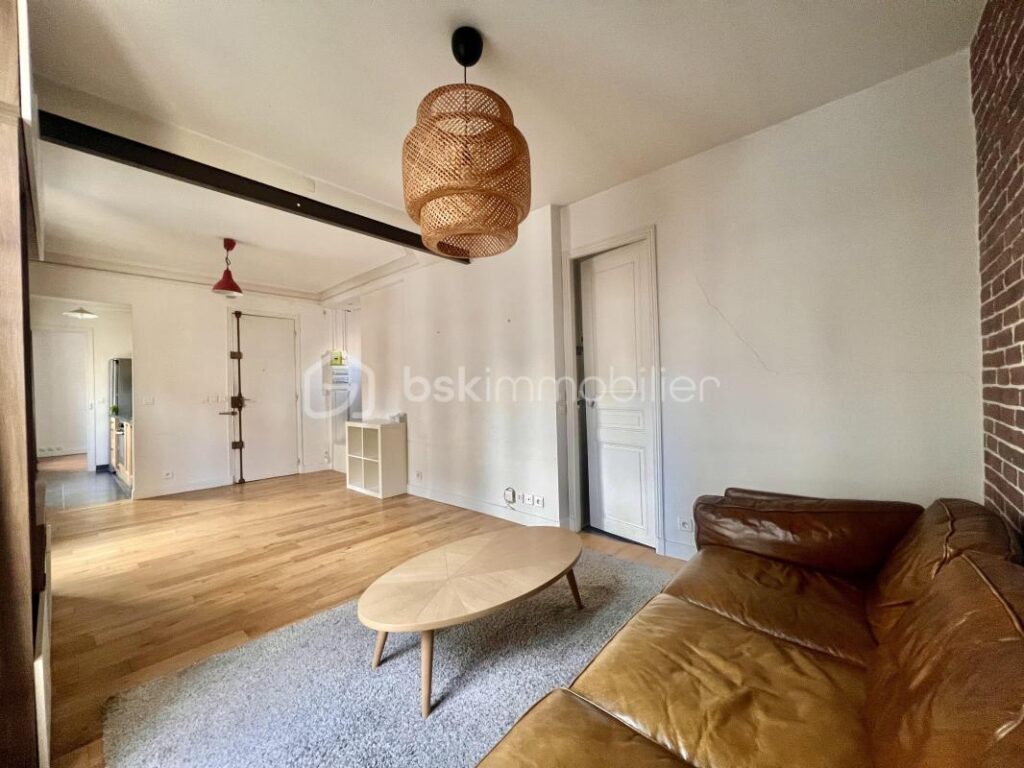 T2 de 43 m2 au 2ème étage sans ascenseur – RUE DE CRIMEE – Paris XIXème – 2 pièces – 1 chambre – 42 m²