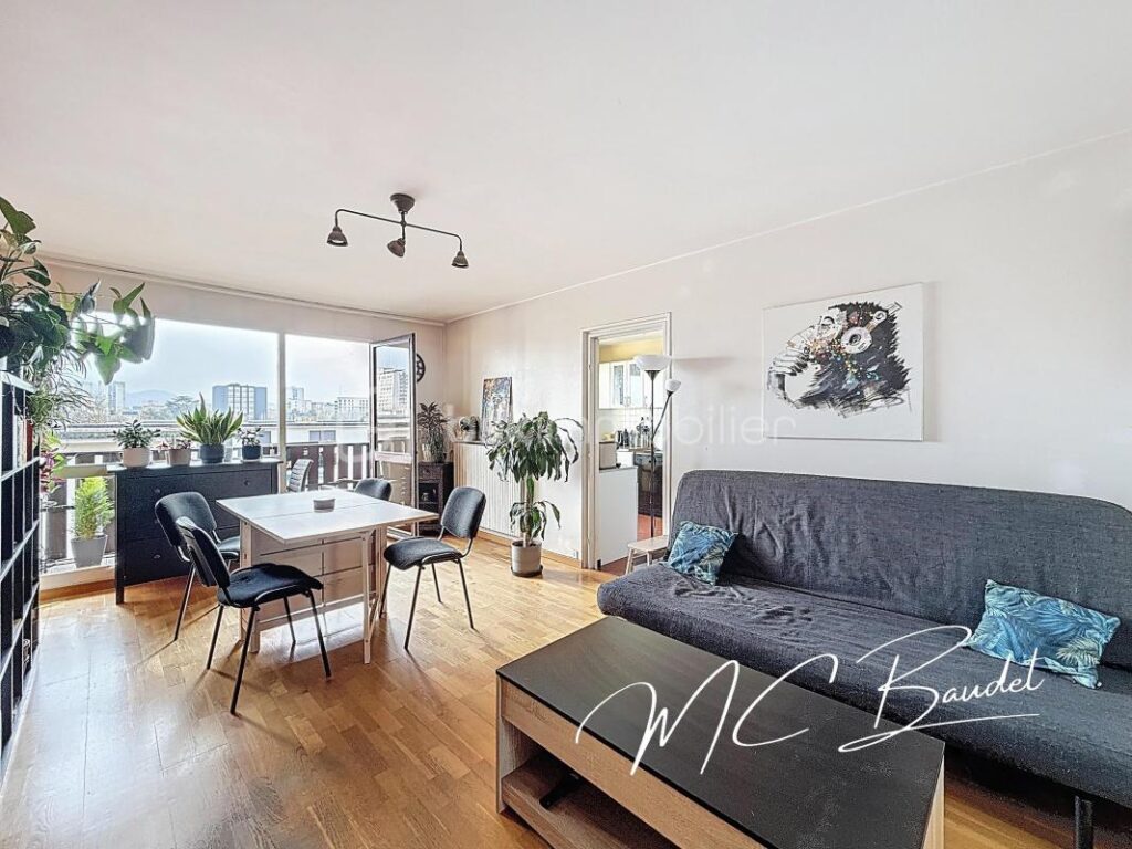 T3 en dernier étage – Secteur Claude KOGAN/Village Olympique – 3 pièces – 2 chambres – 64 m²